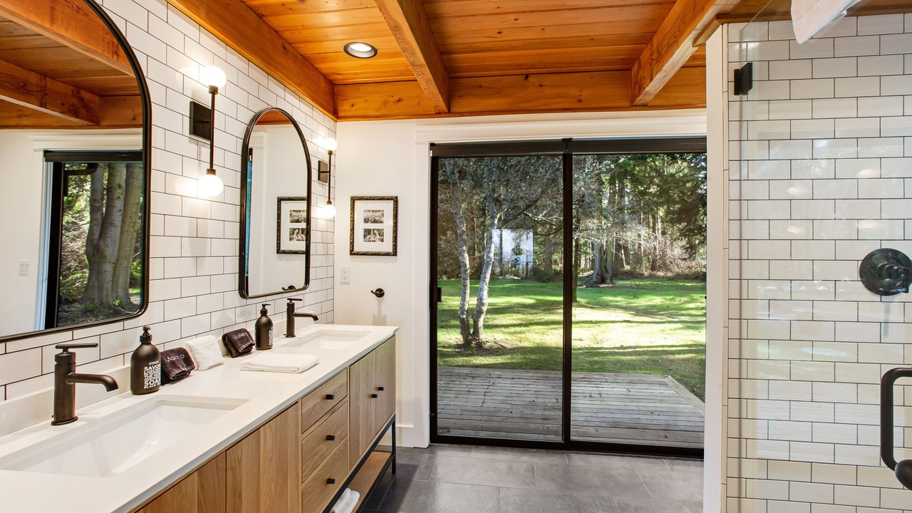Photo of Bathroom in Freeland