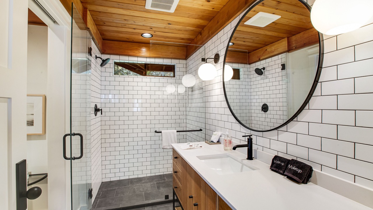 Photo of Bathroom in Freeland