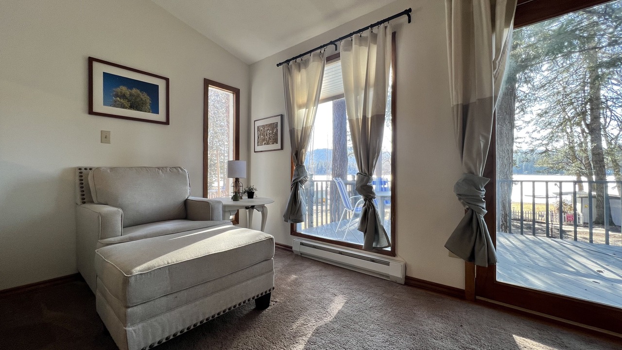Photo of Livingroom in Newman Lake