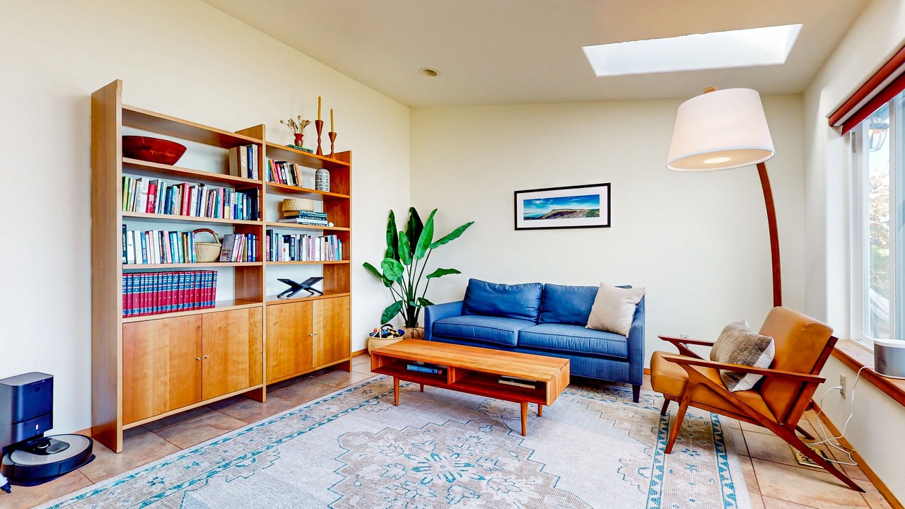Photo of Livingroom in Langley