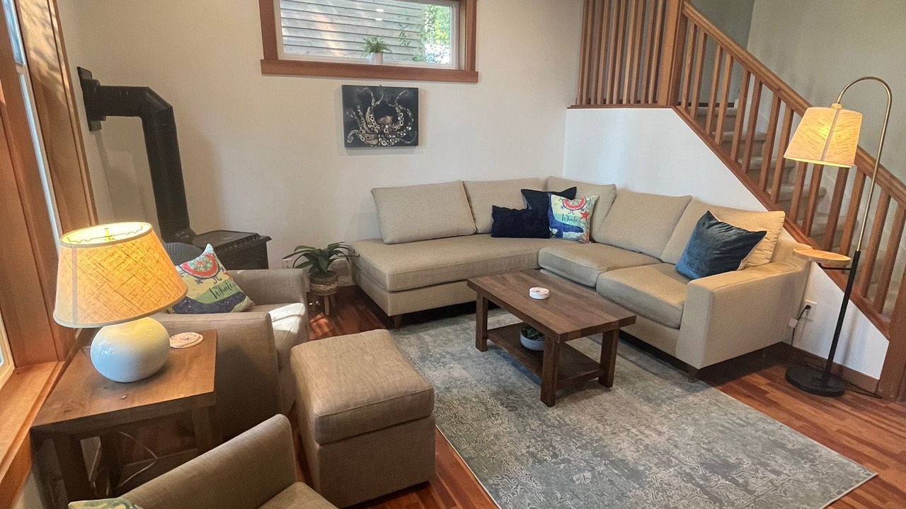 Photo of Livingroom in Eastsound