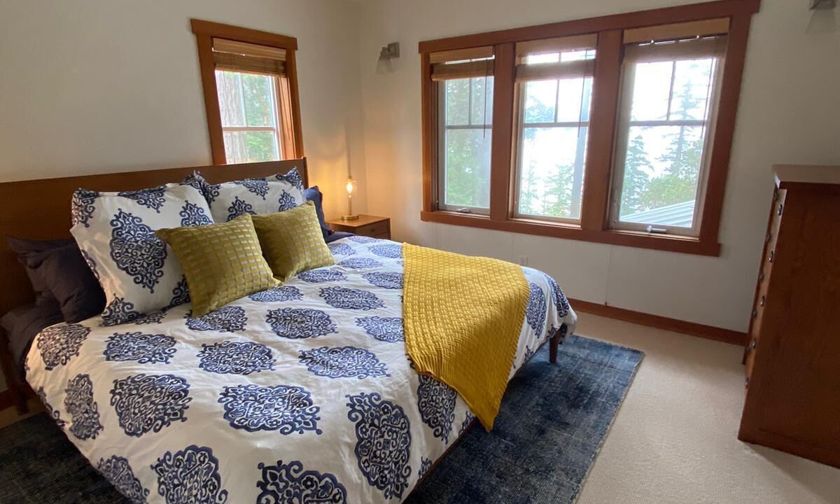 Photo of Bedroom in Eastsound