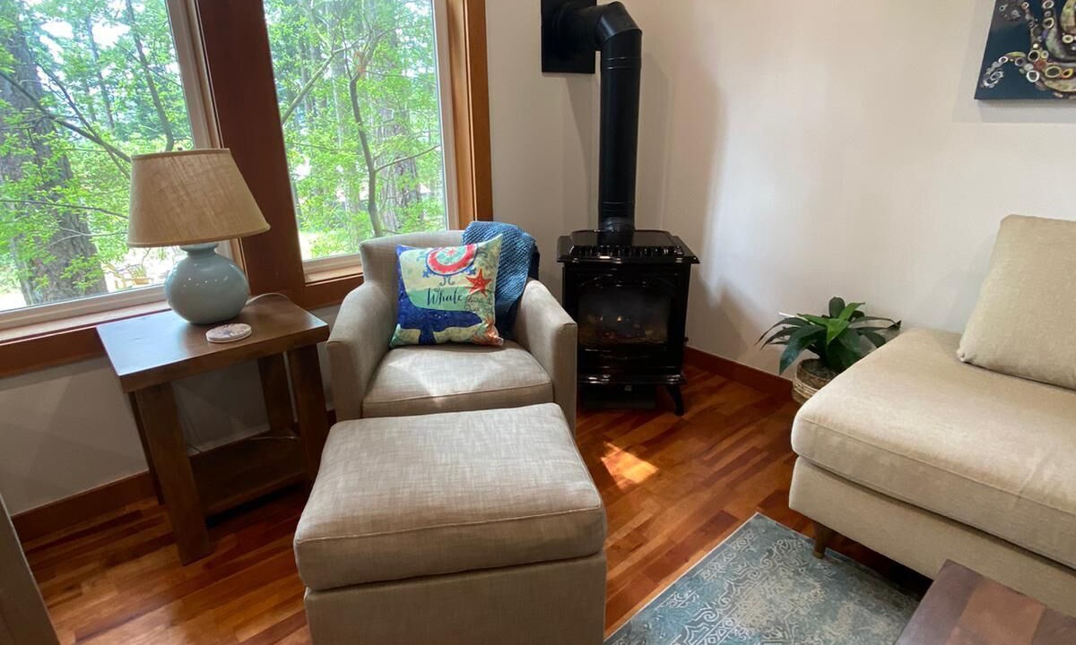Photo of Livingroom in Eastsound