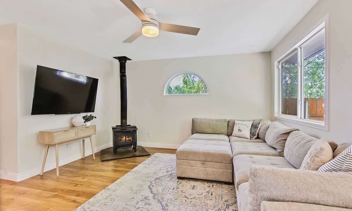 Photo of Livingroom in Eagle
