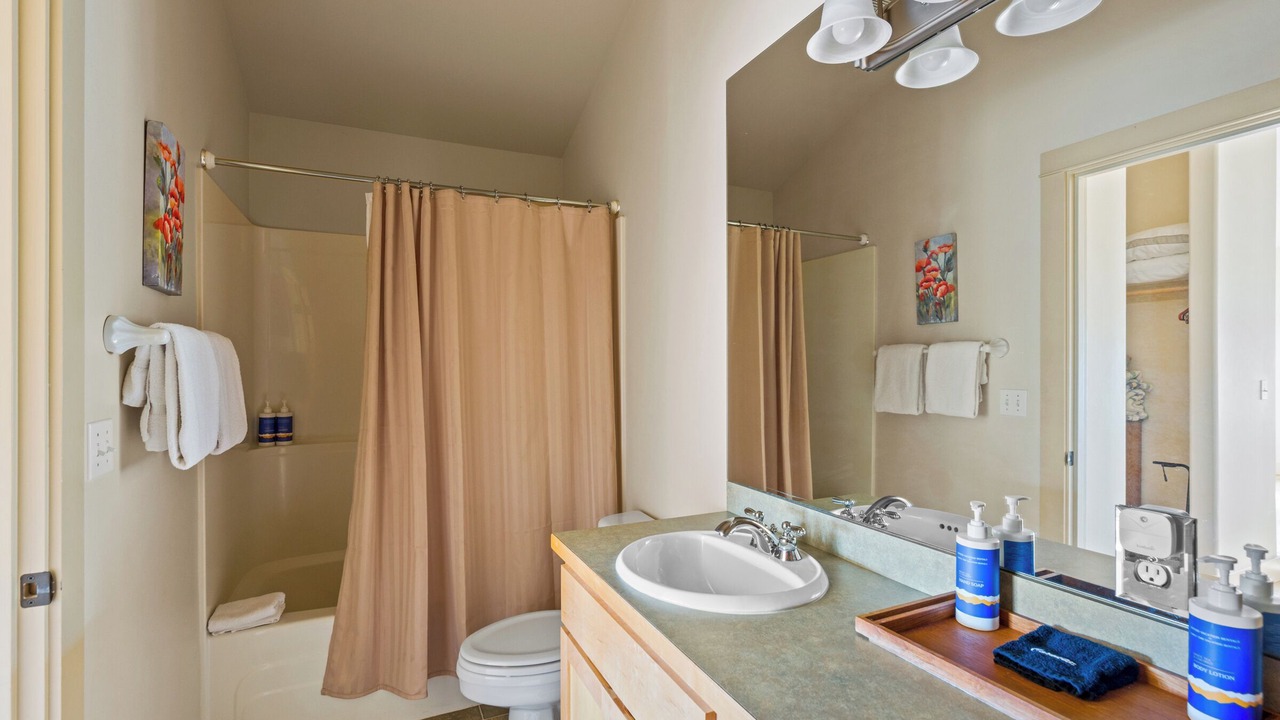 Photo of Bathroom in Sisters