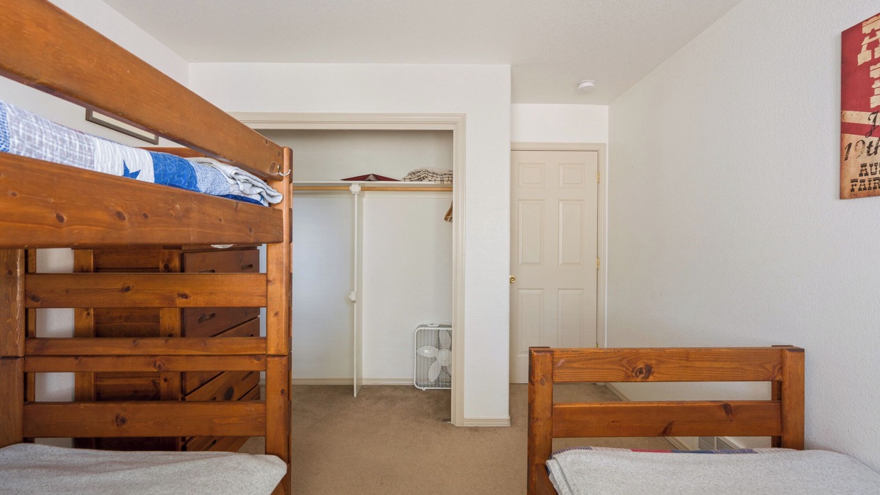 Photo of Bedroom in Sisters