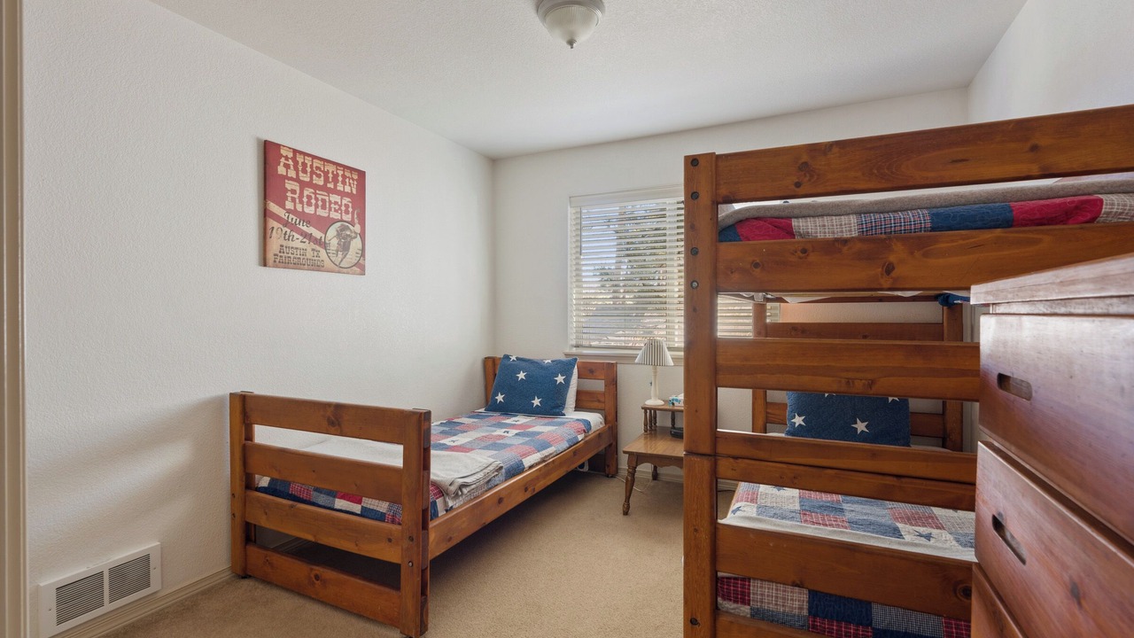 Photo of Bedroom in Sisters