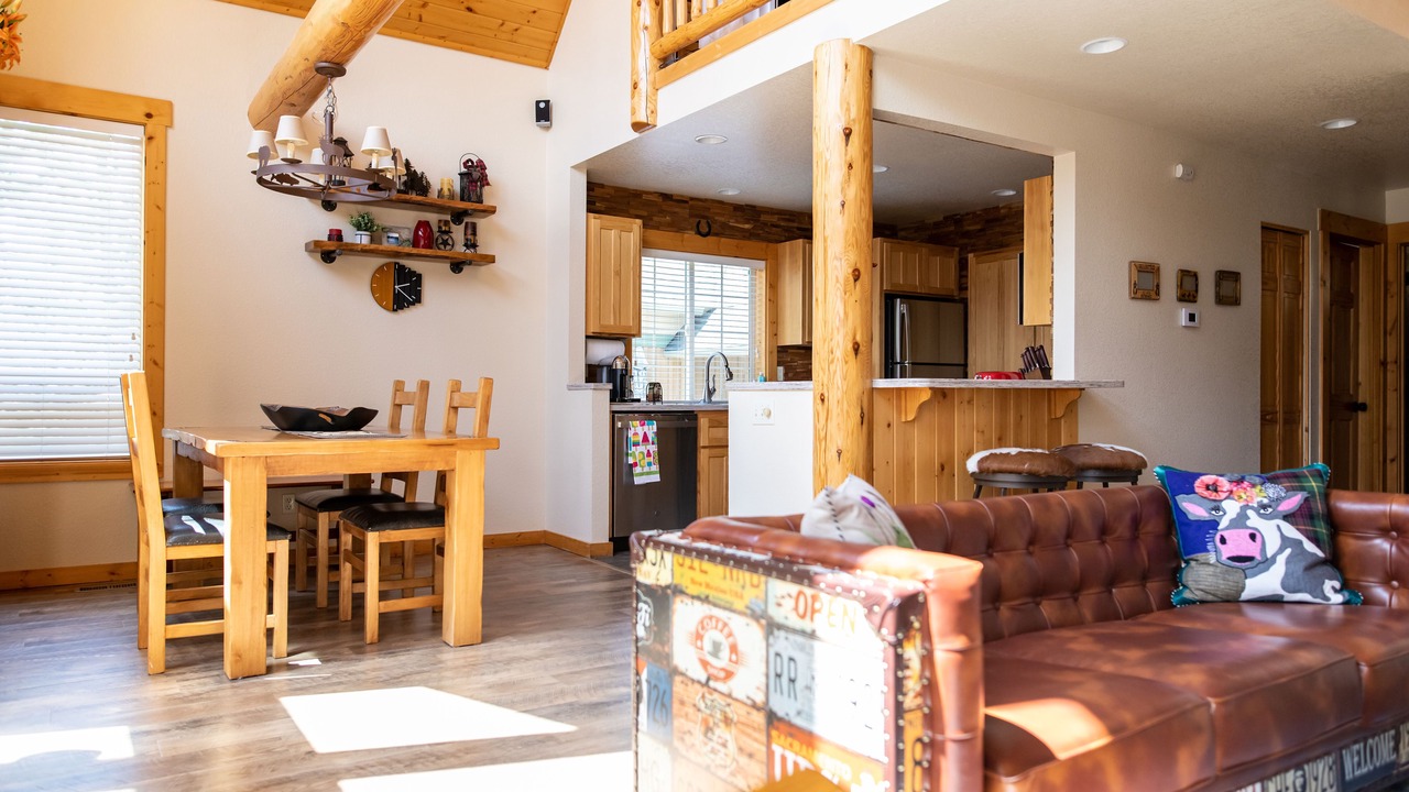Photo of Livingroom in Klamath Falls