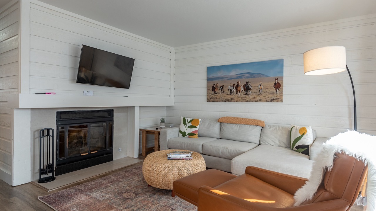 Photo of Livingroom in Elkhorn Village