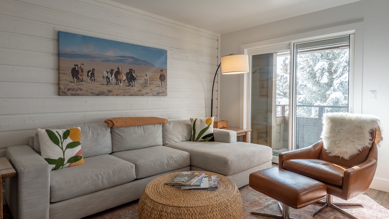 Photo of Livingroom in Elkhorn Village