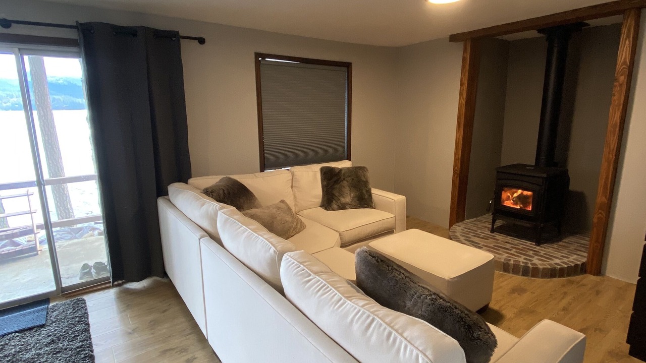 Photo of Livingroom in Hayden Lake