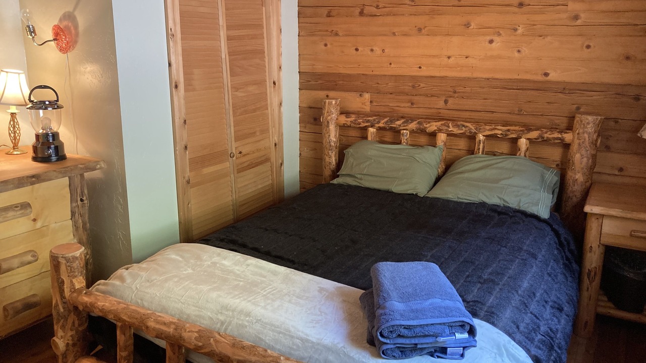 Photo of Bedroom in Garden Valley