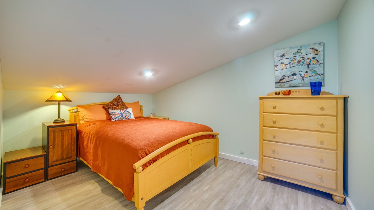 Photo of Bedroom in East Lake Hills