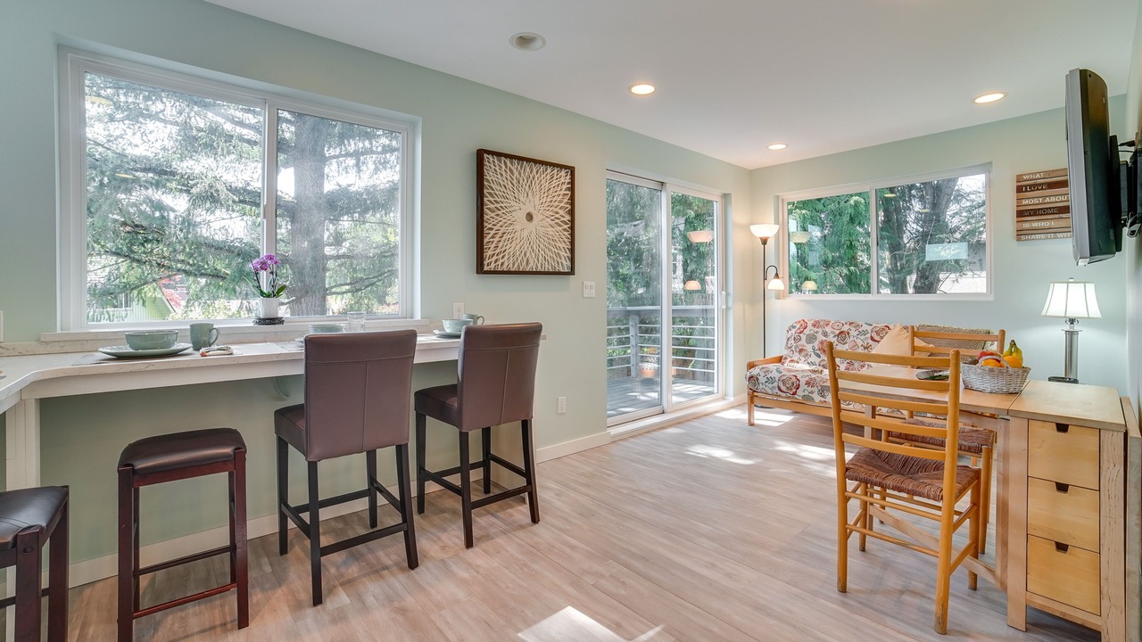 Photo of Livingroom in East Lake Hills