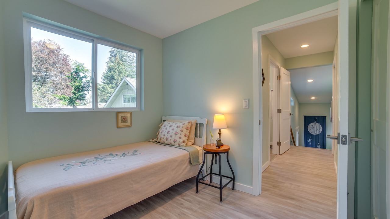 Photo of Bedroom in East Lake Hills