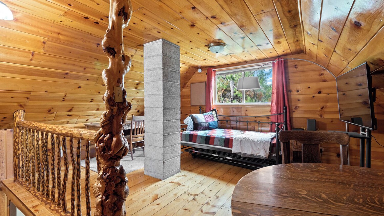 Photo of Bedroom in Island Park