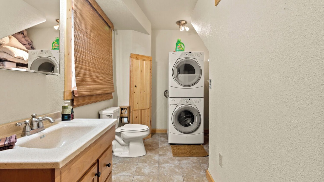 Photo of Bathroom in Island Park