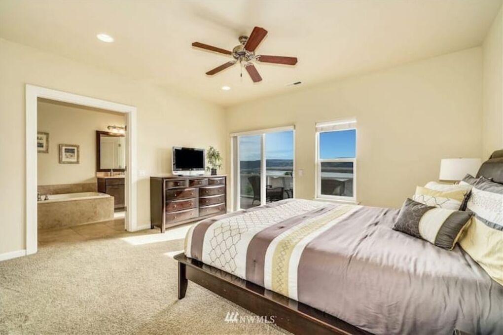 Photo of Bedroom in Quincy