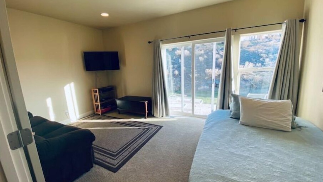 Photo of Bedroom in Quincy
