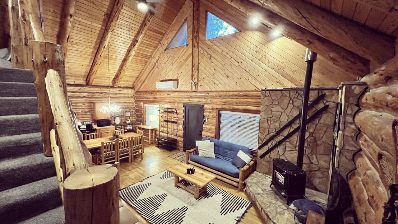 Photo of Livingroom in Mount Hood Village