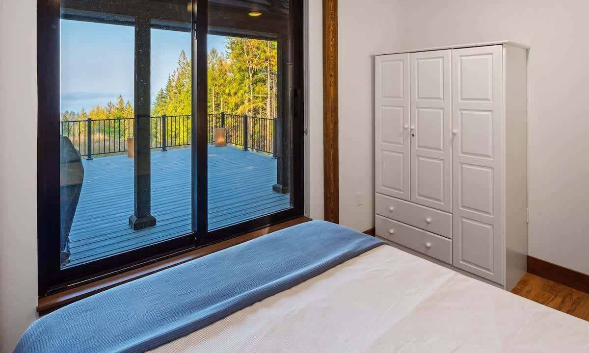 Photo of Bedroom in Sandpoint