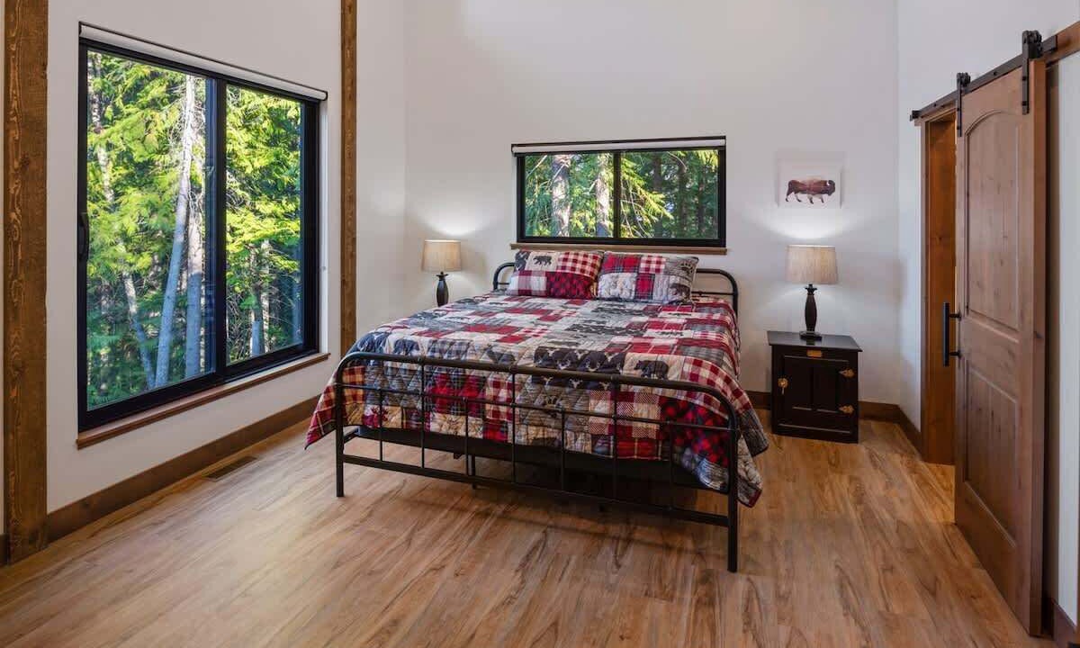 Photo of Bedroom in Sandpoint