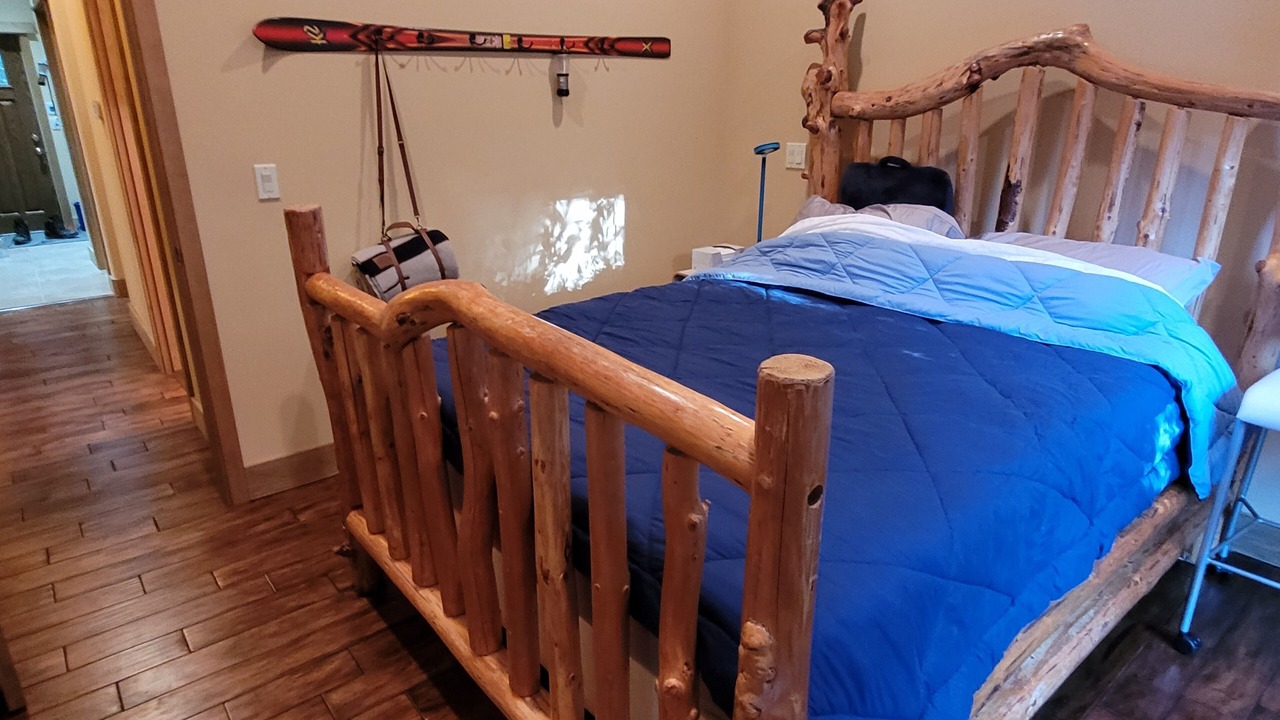 Photo of Bedroom in Glacier