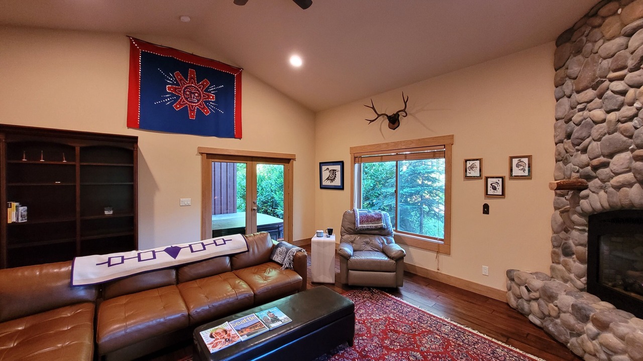 Photo of Livingroom in Glacier
