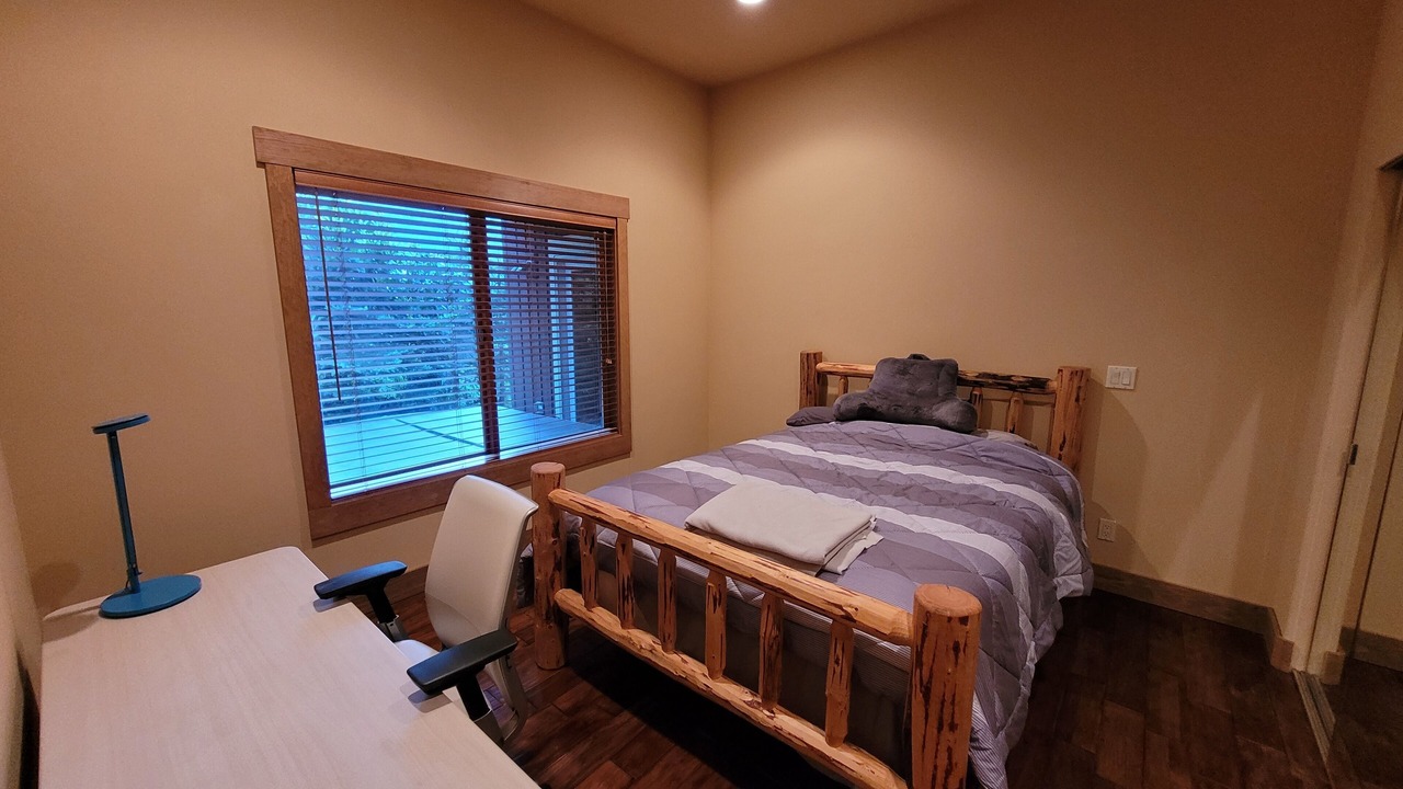 Photo of Bedroom in Glacier
