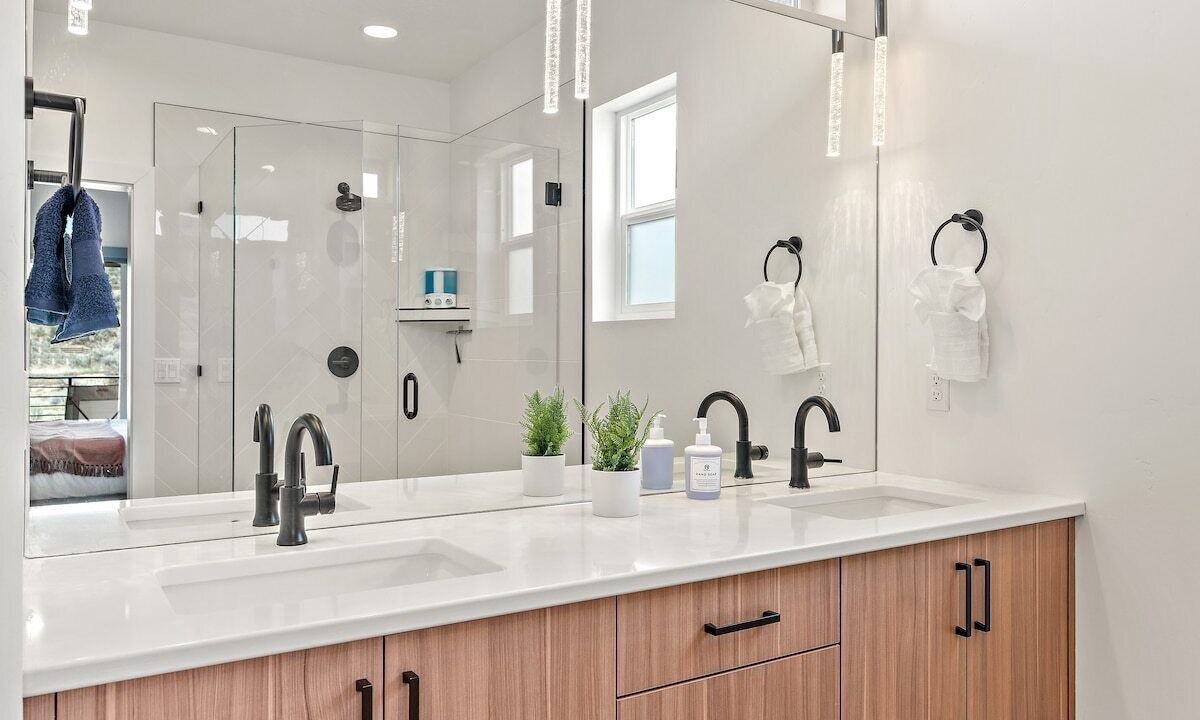 Photo of Bathroom in Garden City
