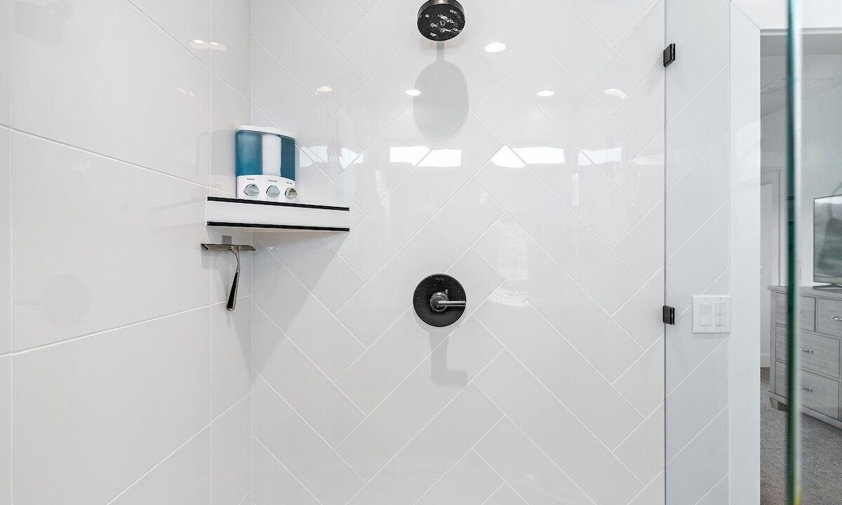 Photo of Bathroom in Garden City