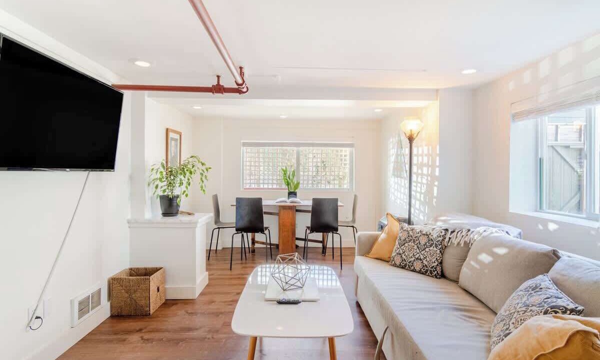 Photo of Livingroom in West Woodland