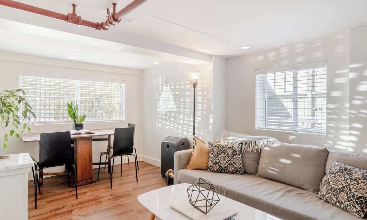 Photo of Livingroom in West Woodland