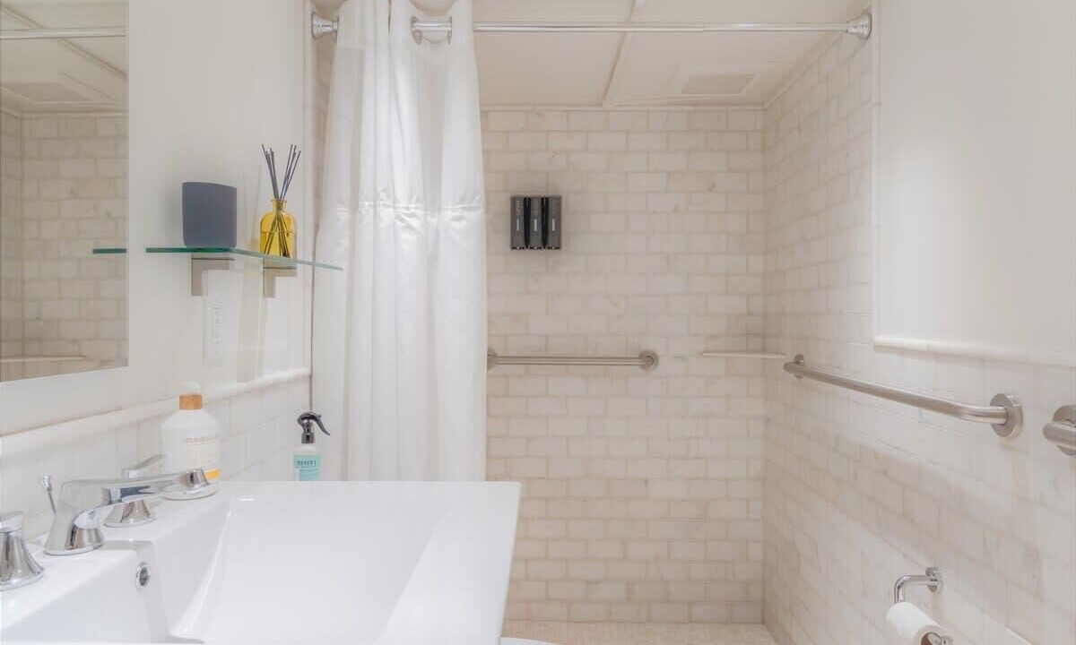 Photo of Bathroom in West Woodland
