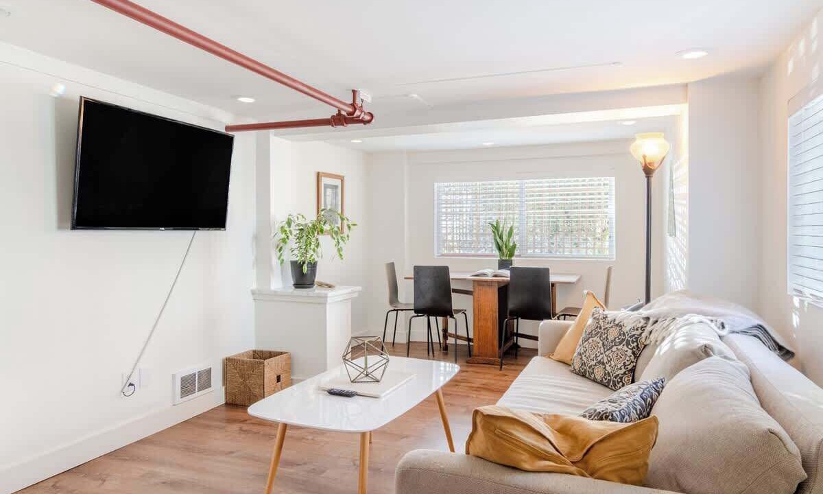 Photo of Livingroom in West Woodland