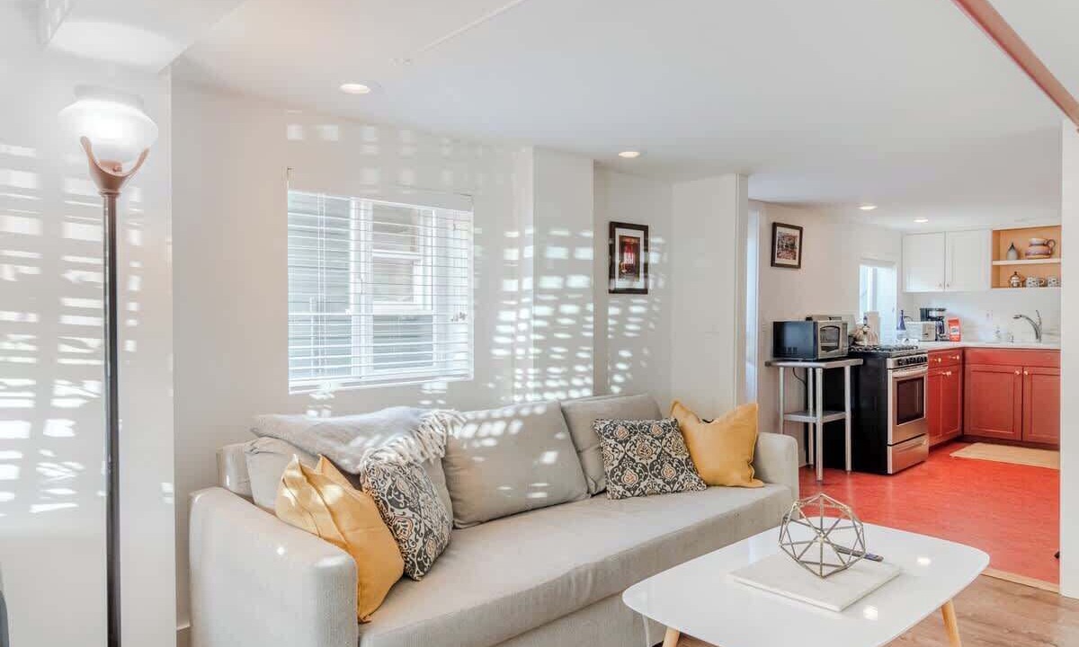 Photo of Livingroom in West Woodland