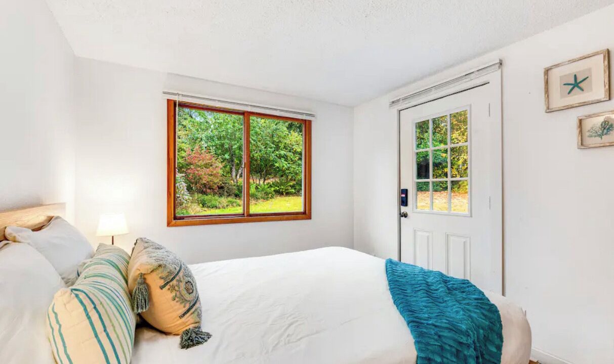 Photo of Bedroom in Hansville