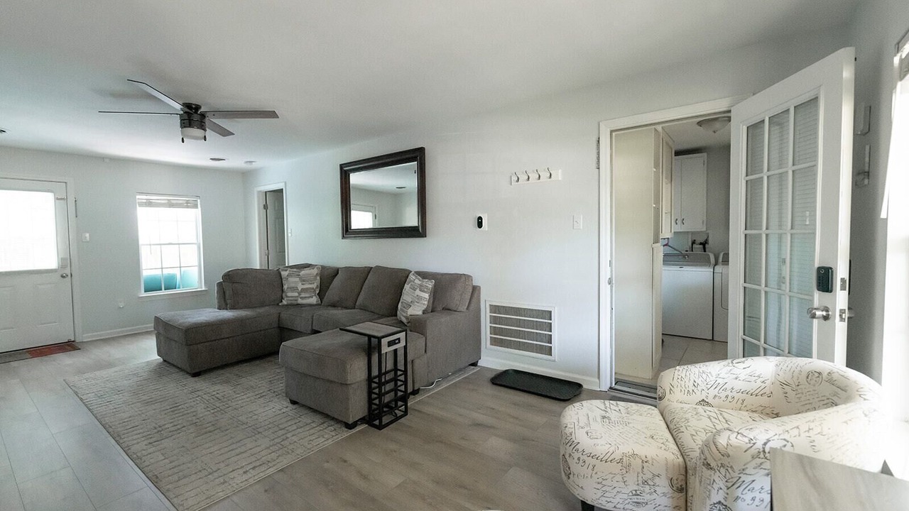 Photo of Livingroom in Waveland