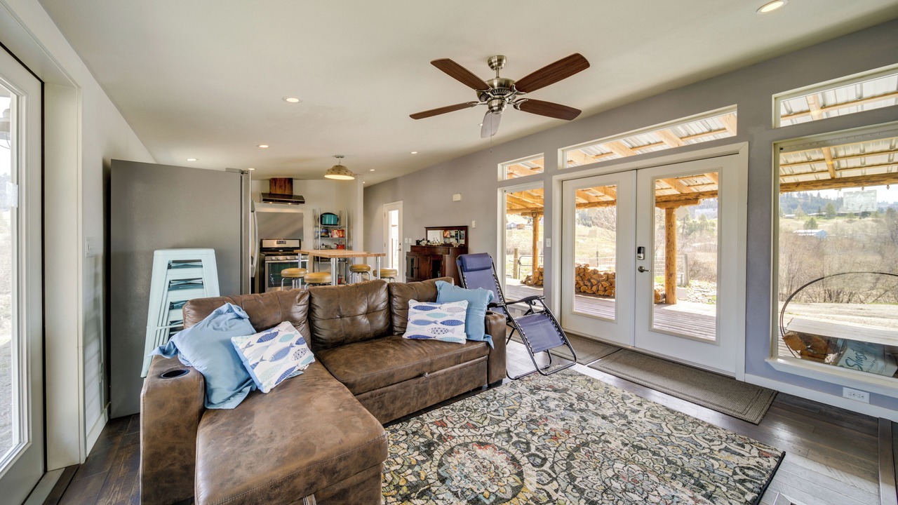 Photo of Livingroom in Republic