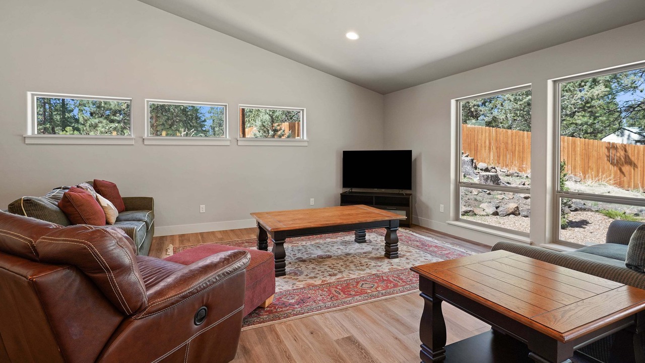 Photo of Livingroom in Deschutes River Woods