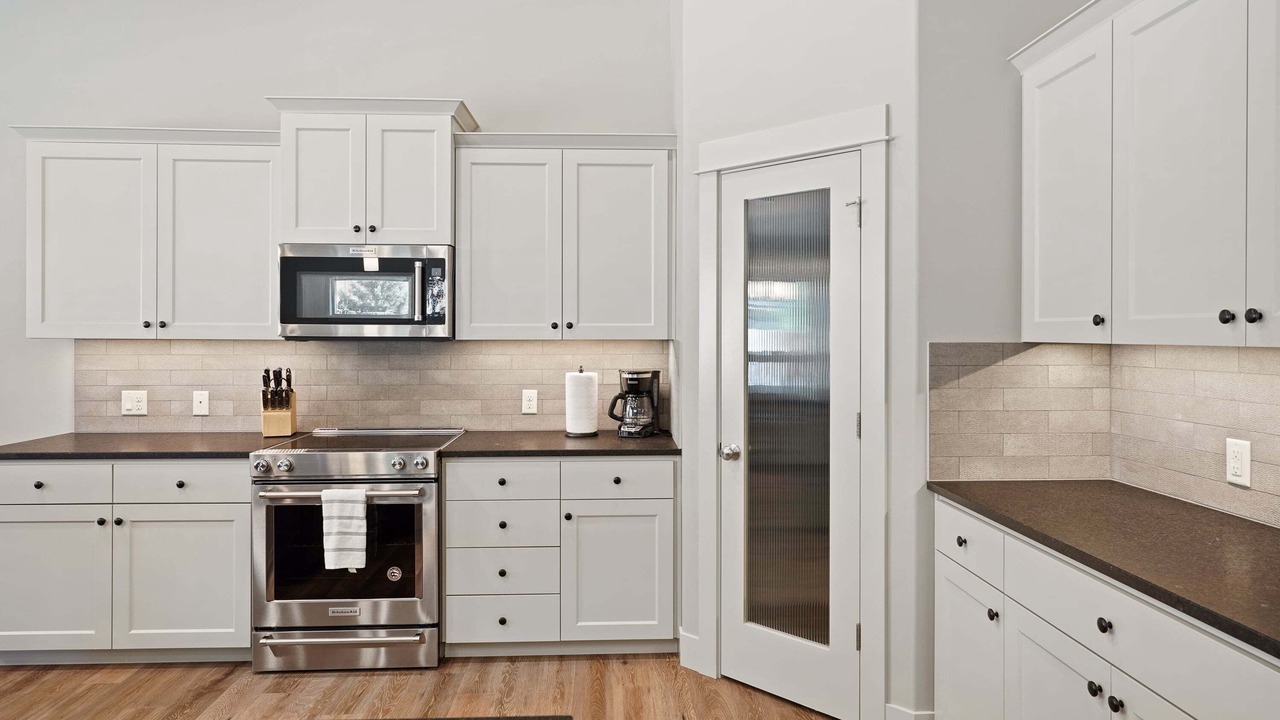 Photo of Kitchen in Deschutes River Woods