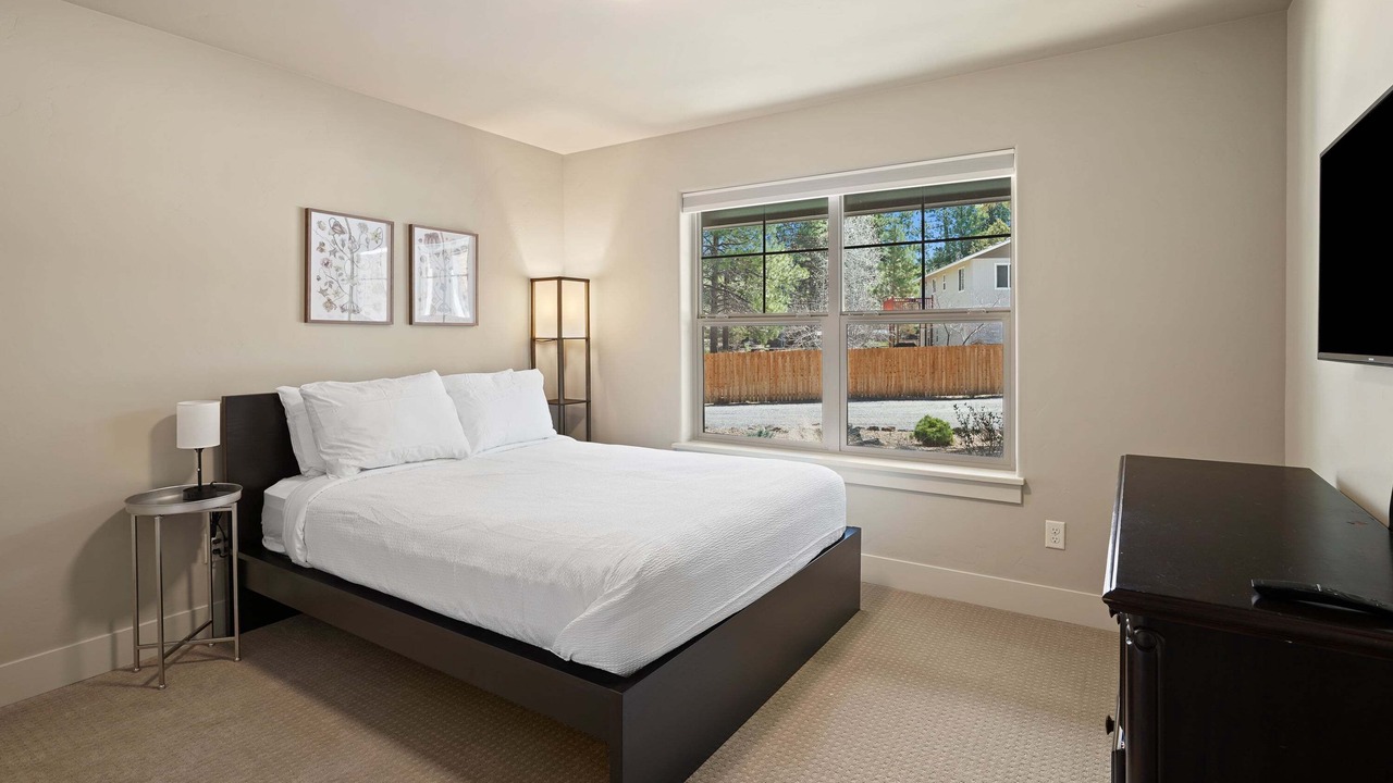 Photo of Bedroom in Deschutes River Woods