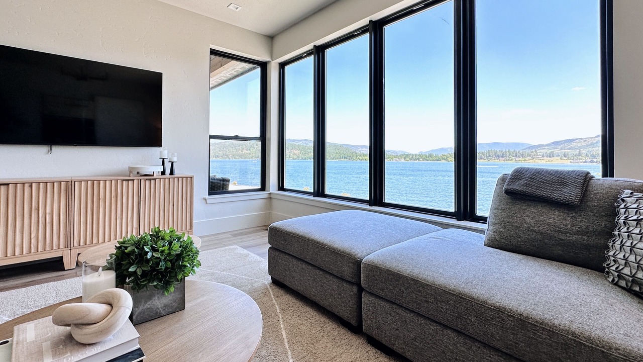 Photo of Livingroom in Sandpoint