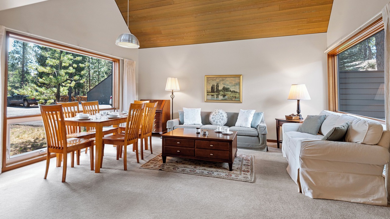 Photo of Livingroom in Overlook Park