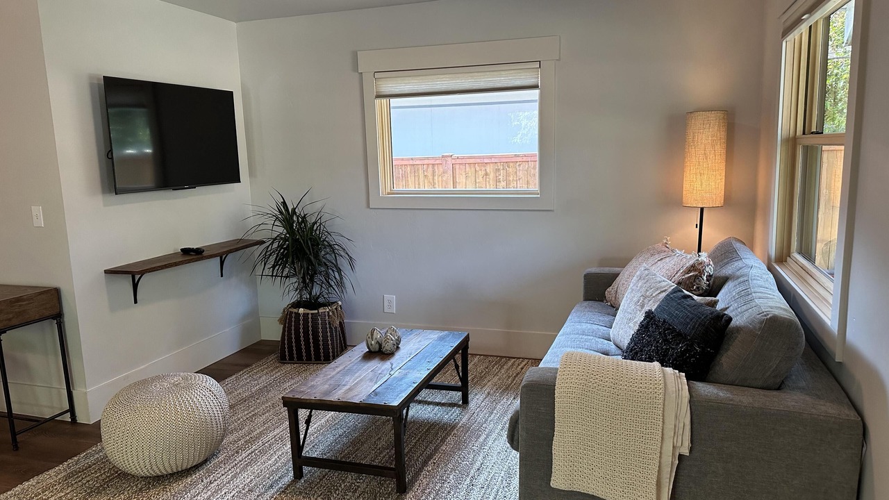 Photo of Livingroom in River West