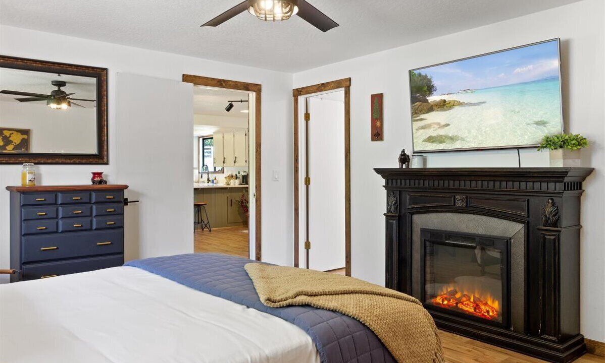 Photo of Bedroom in Shady Cove