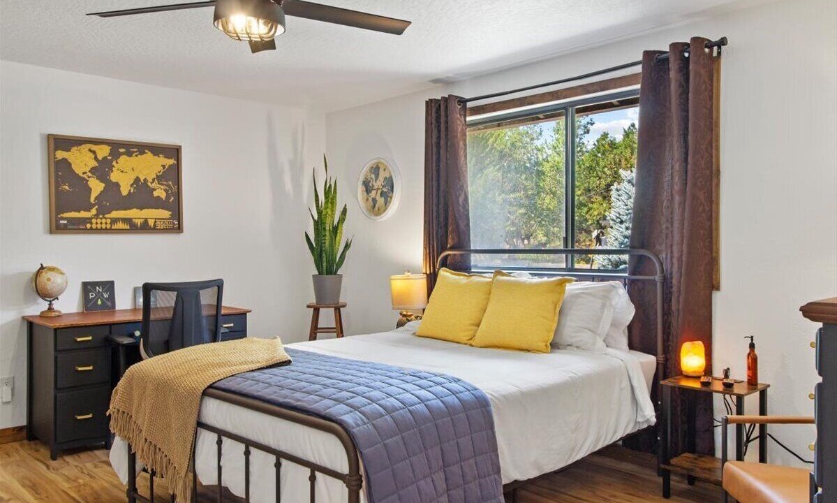 Photo of Bedroom in Shady Cove