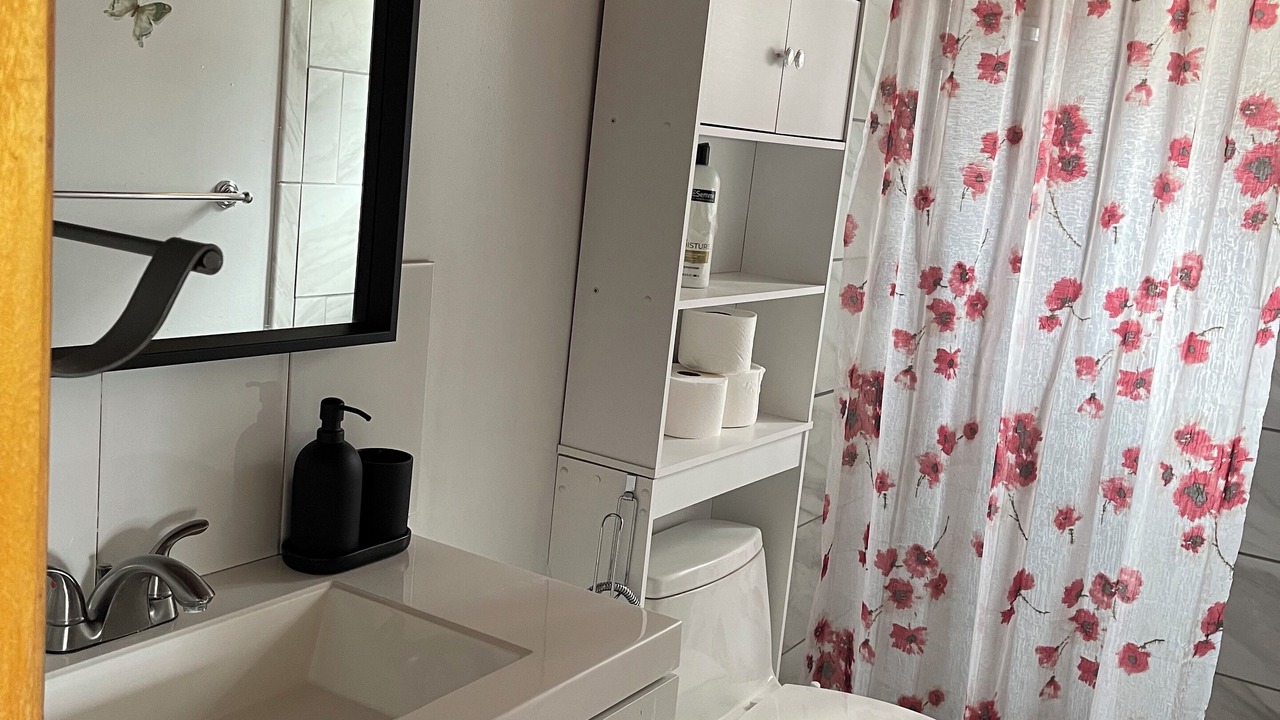Photo of Bathroom in Oak Harbor