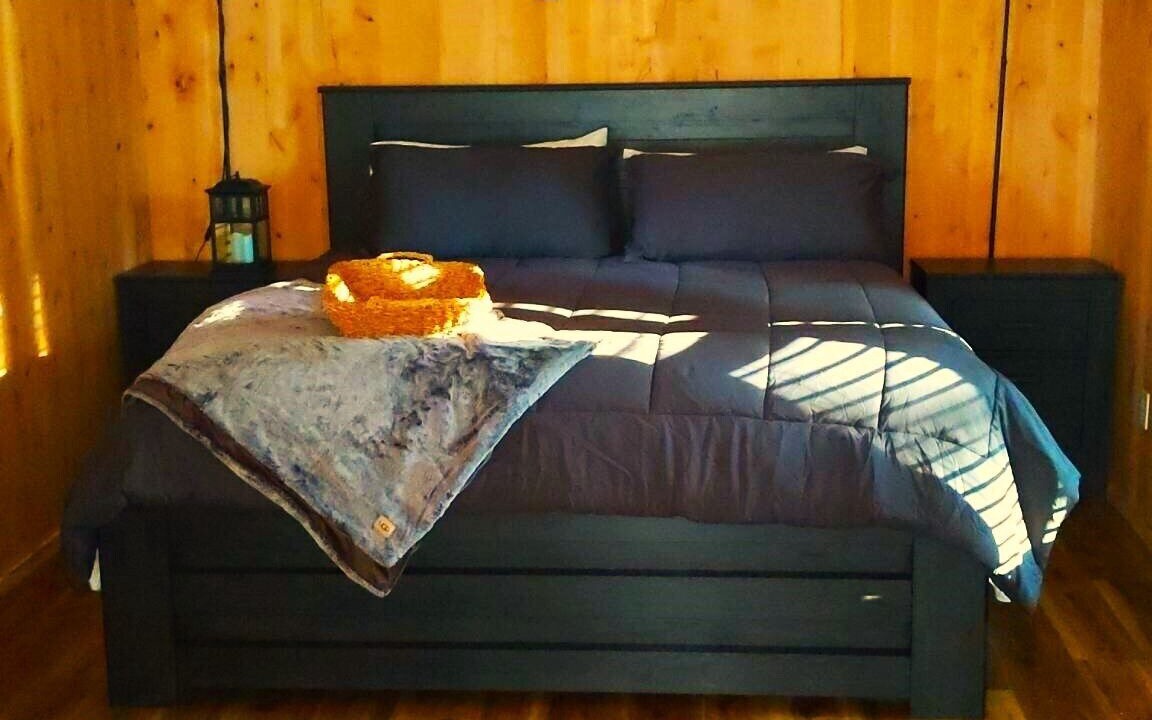 Photo of Bedroom in Cave Junction