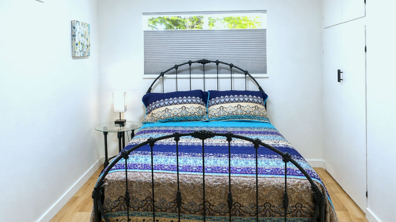 Photo of Bedroom in Depot Bench